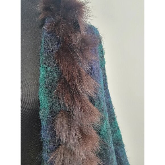 Yves Saint Laurent Vintage Poncho - Picture 5 of 9